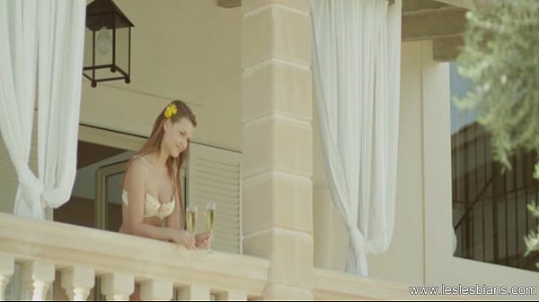 Sarah Licks Lysette’s Pussy In 4K