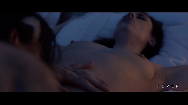 Dread Hot e Emme White Fudendo gostoso na cama – FEVER