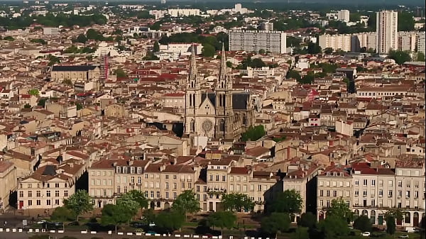 Lisa, Bisexual, Free to Fuck: Refusing to Couple Up