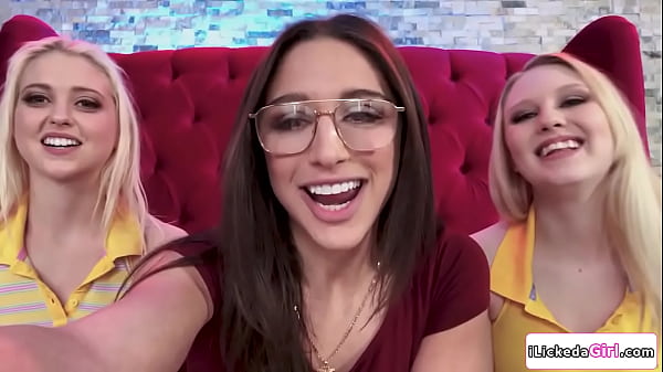 My lesbian bffs always making me squirt