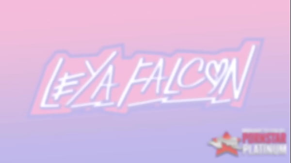 Kinky Session With Blonde Leya Falcon & GILF Sexy Vanessa!