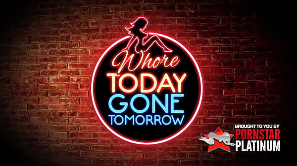 Slim Gal Ashley Graham’s Pussy Begs For Fingers Right Now!